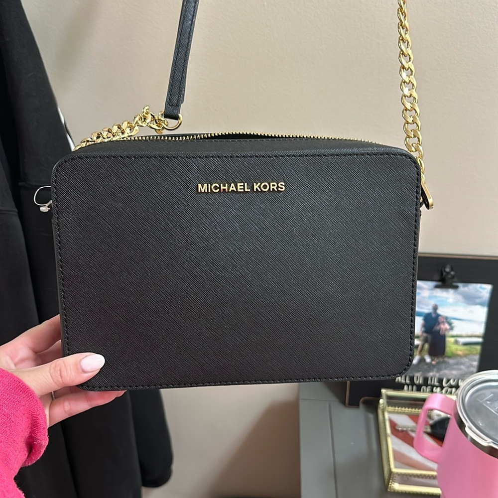 NWT Michael Kors Crossbody Black